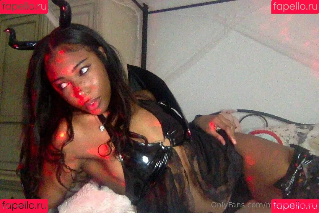 meruhart666 Onlyfans Photo Gallery 