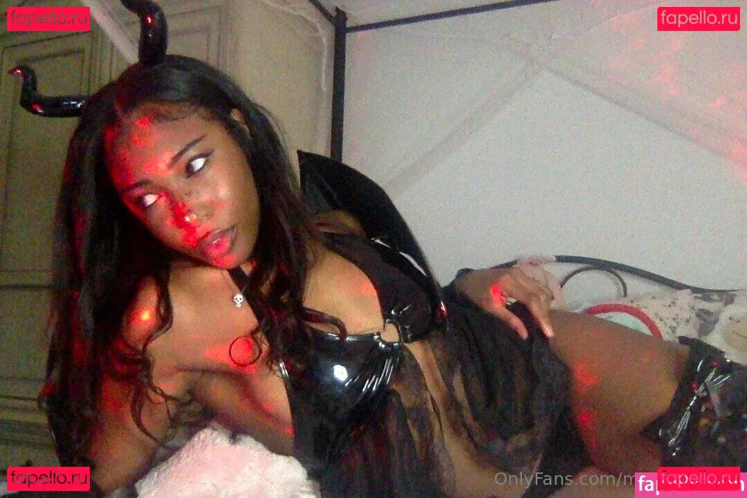 meruhart666 Onlyfans Photo Gallery 