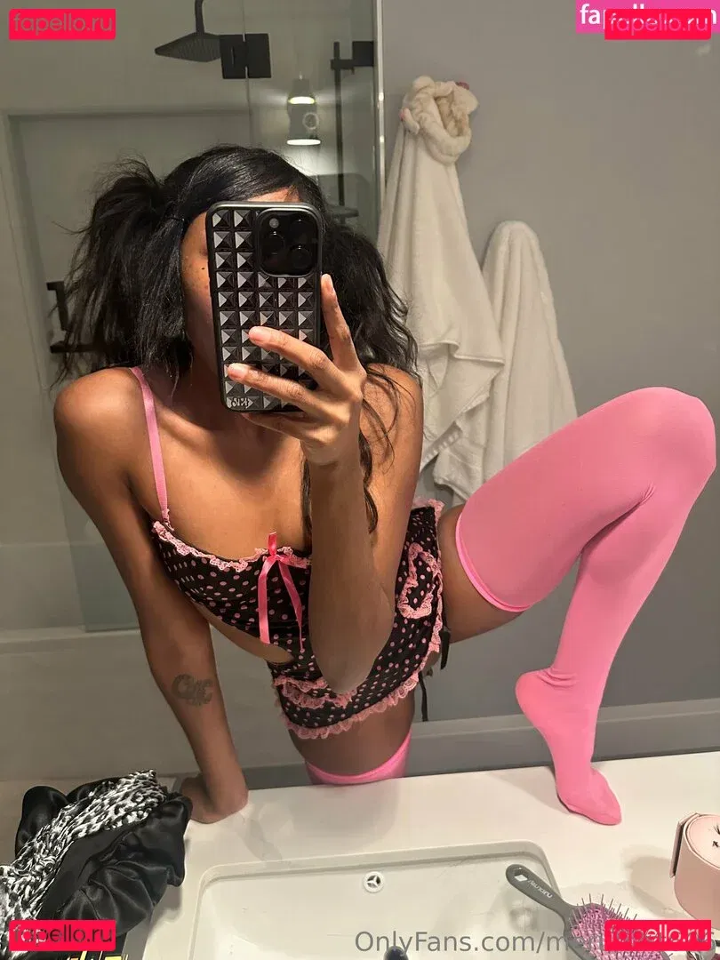 meruhart666 Onlyfans Photo Gallery 