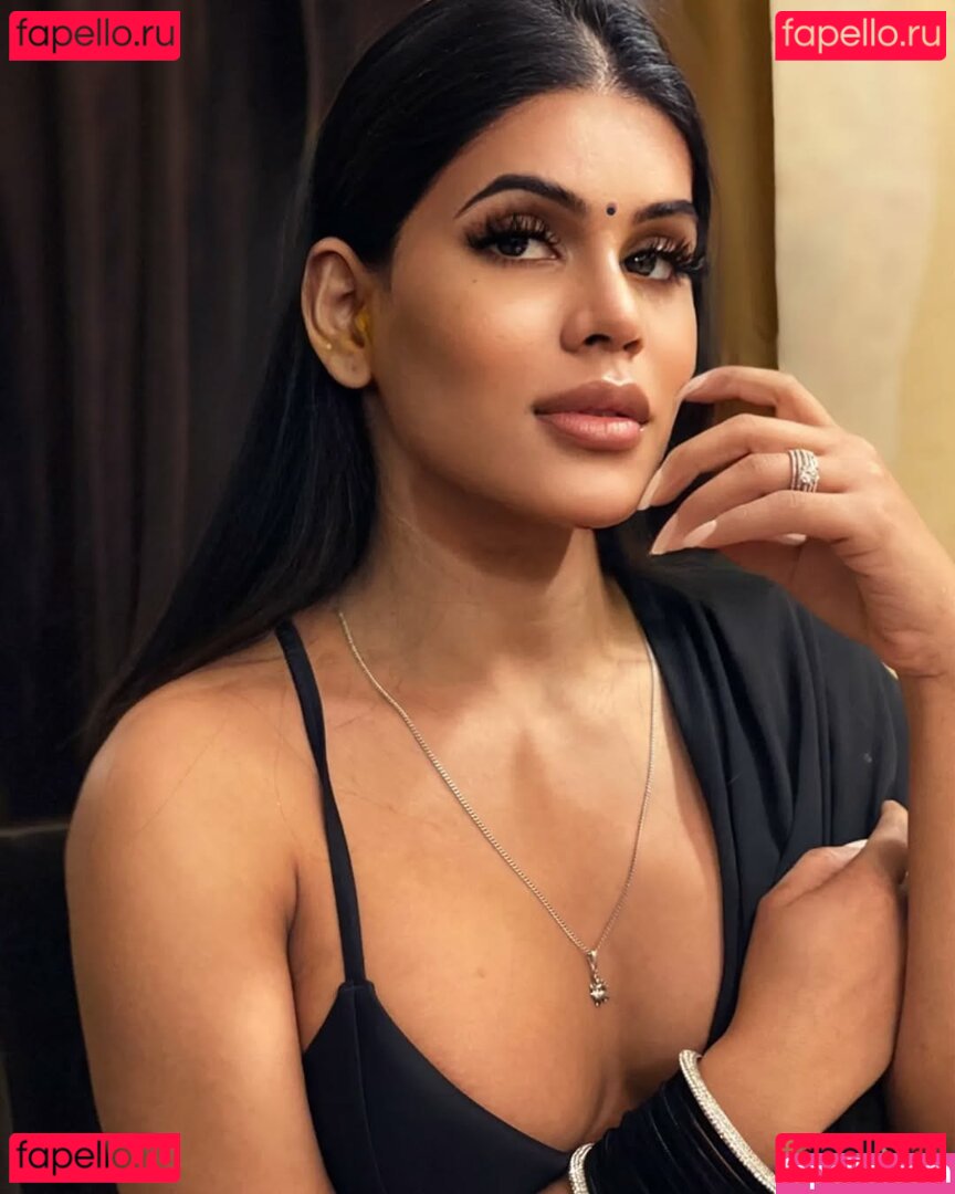 Alina Rai Nude Onlyfans Photo 26