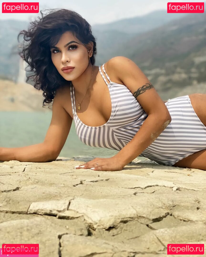 Alina Rai Nude Onlyfans Photo 22