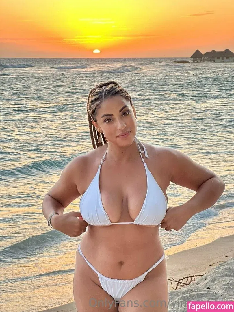 yinamenez Onlyfans Photo Gallery 
