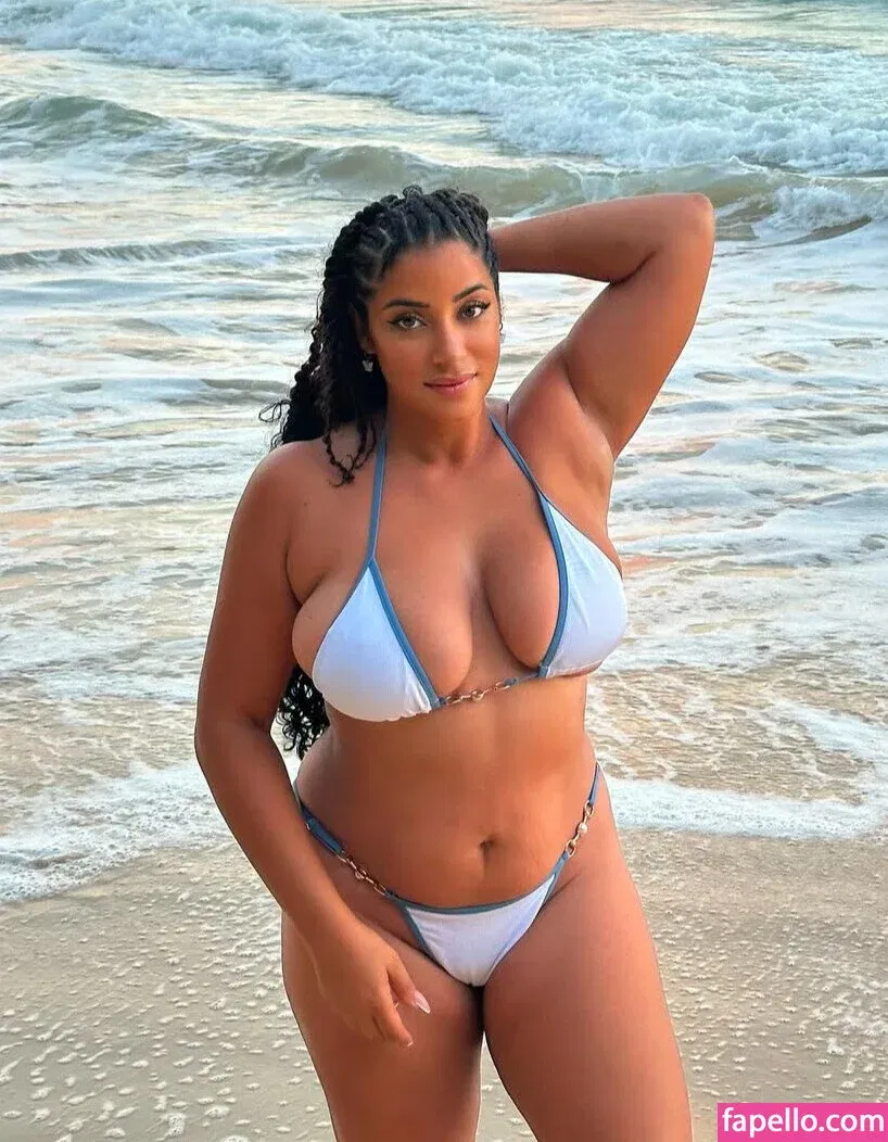 yinamenez Onlyfans Photo Gallery 