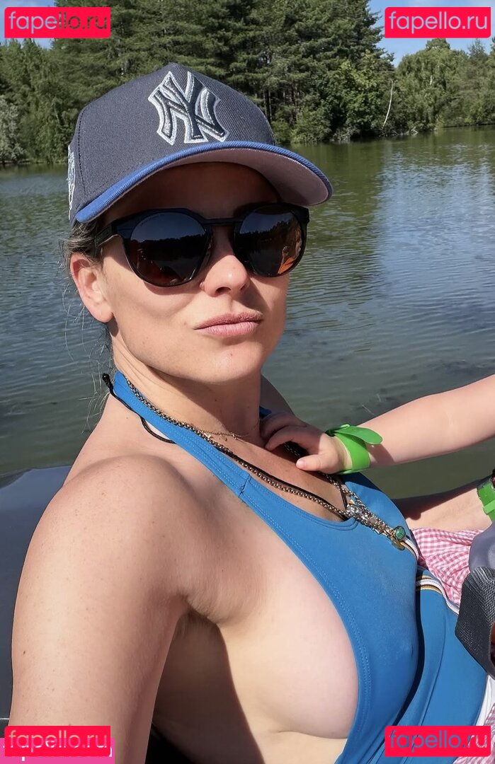 Laure Boulleau Nude Onlyfans Photo 12