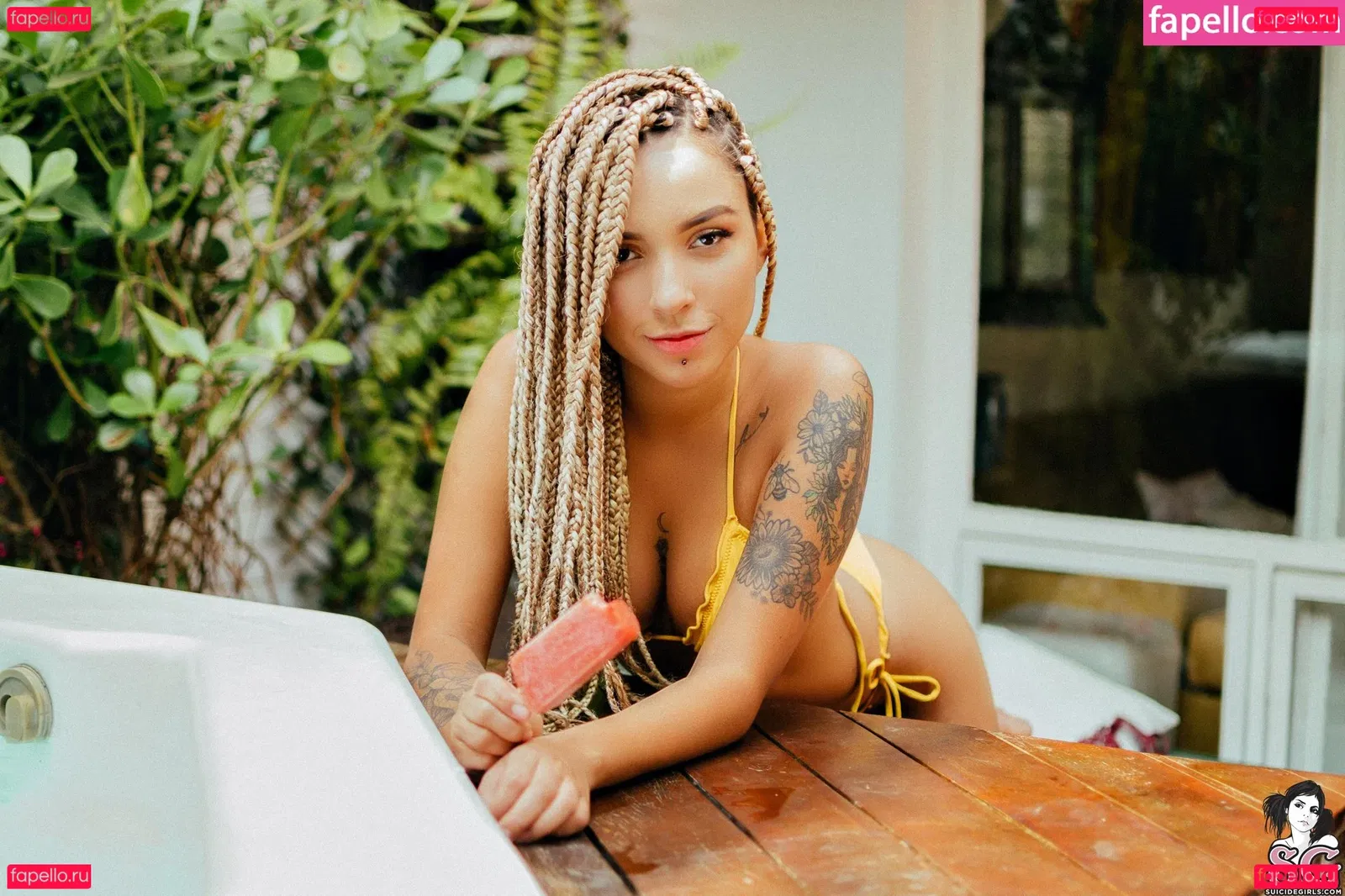 SG Natth Onlyfans Photo Gallery 