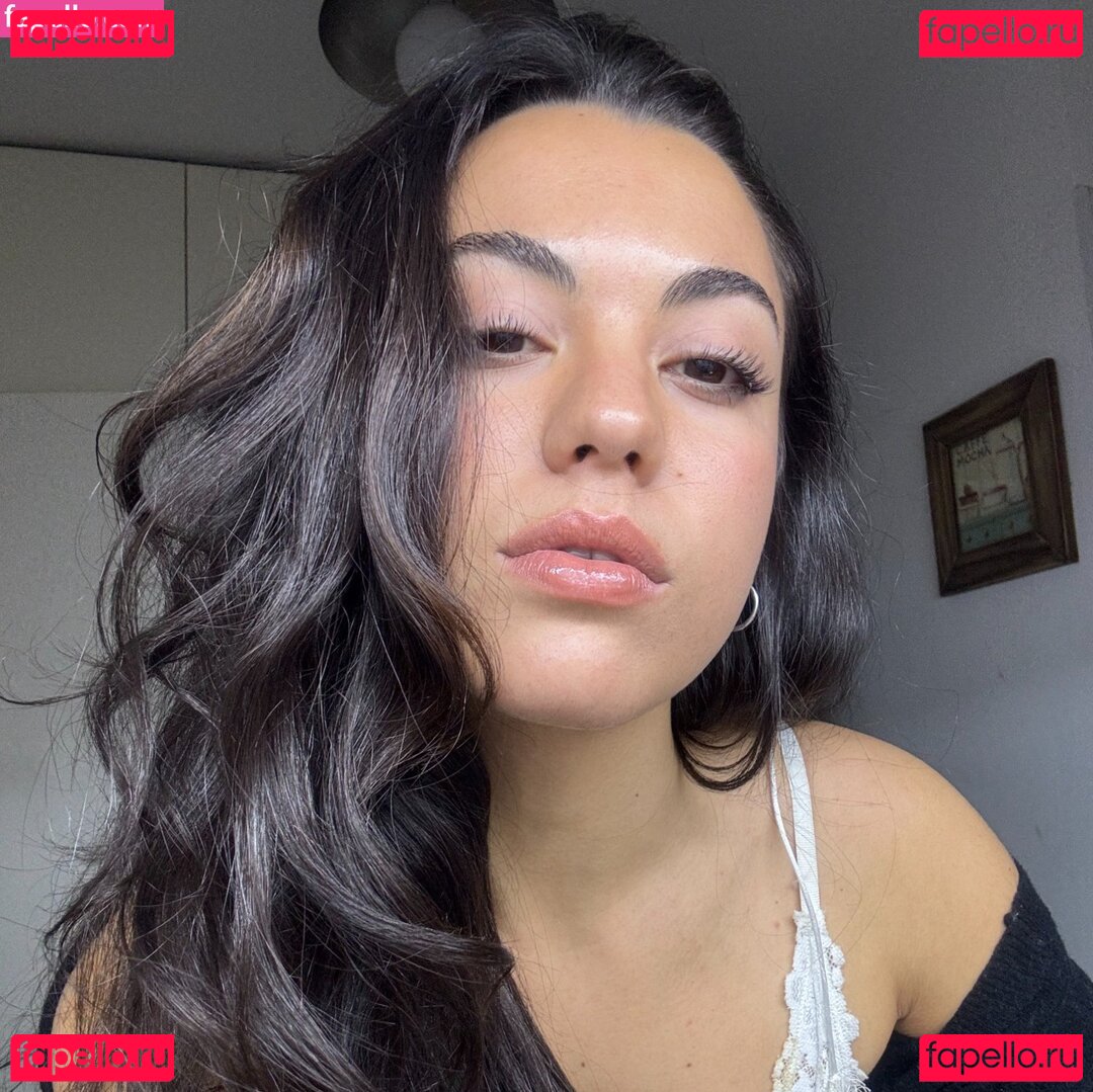 Leila Hadid Nude Onlyfans Photo 6