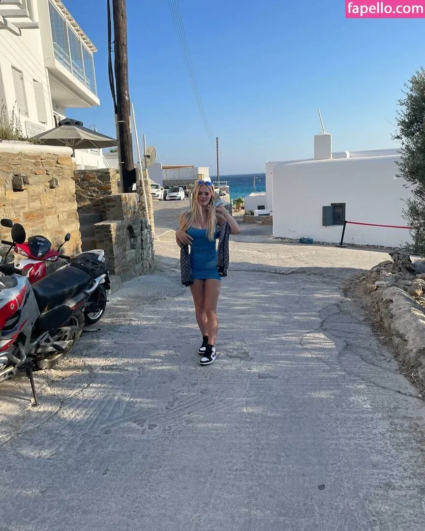 Gabriella Davies Onlyfans Photo Gallery 