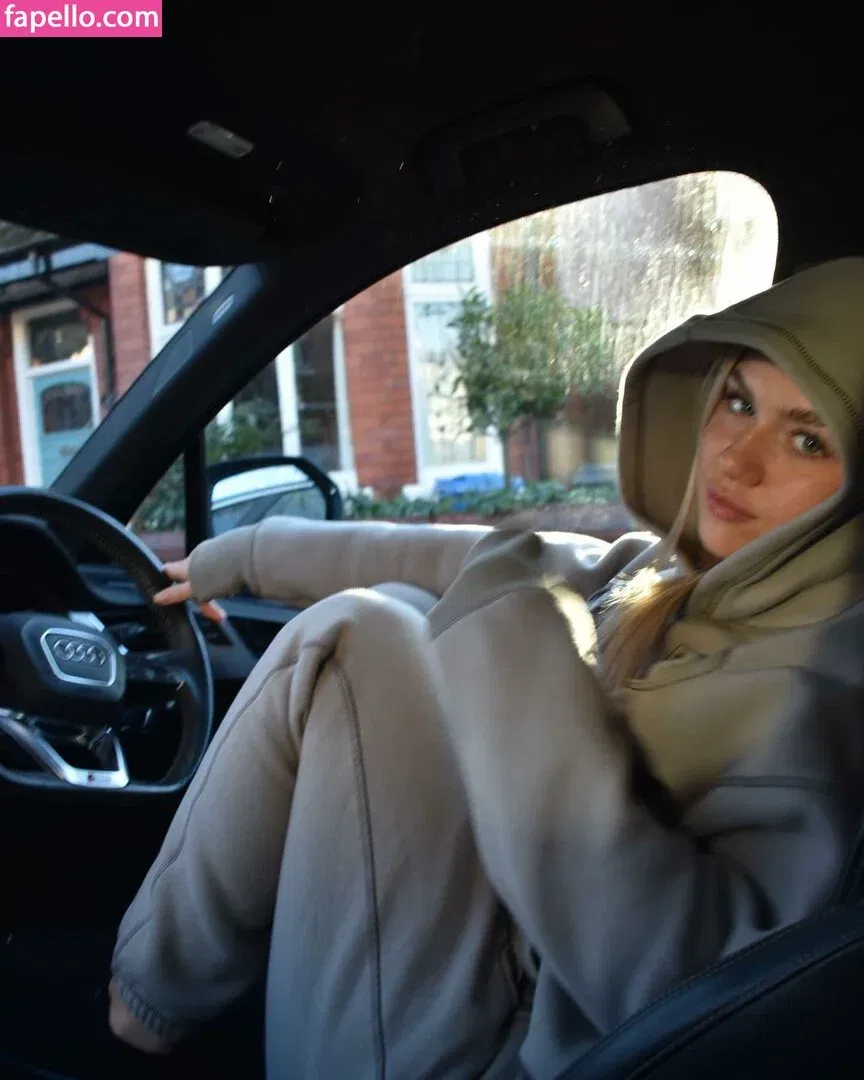 Gabriella Davies Onlyfans Photo Gallery 