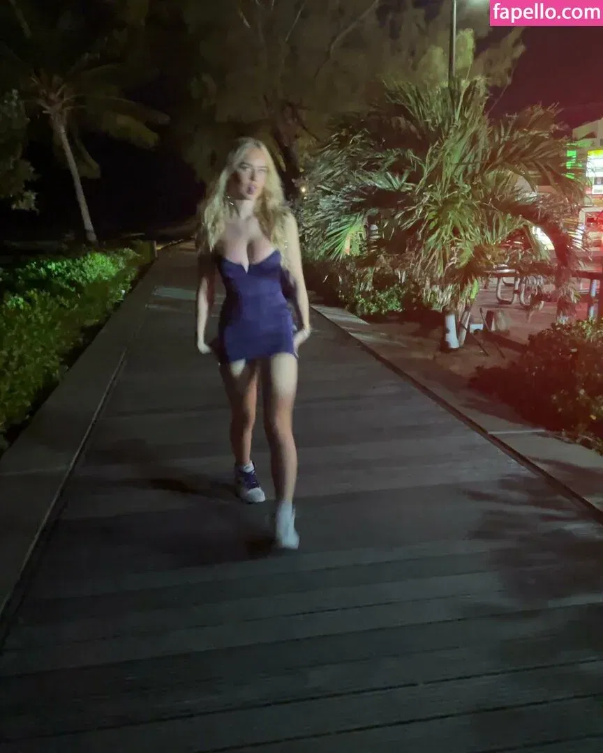 Gabriella Davies Onlyfans Photo Gallery 