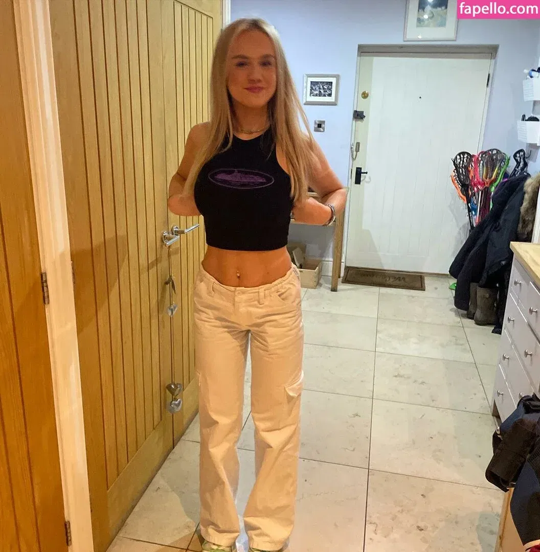 Gabriella Davies Onlyfans Photo Gallery 