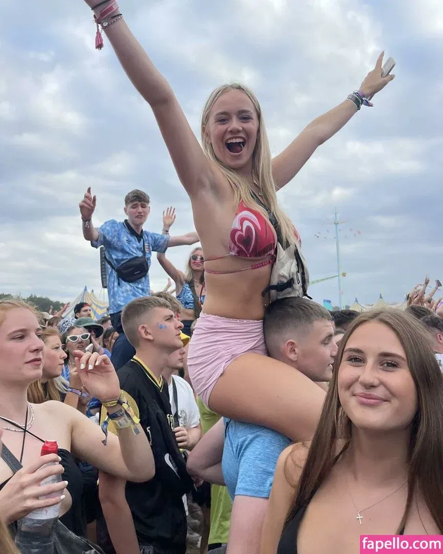 Gabriella Davies Onlyfans Photo Gallery 