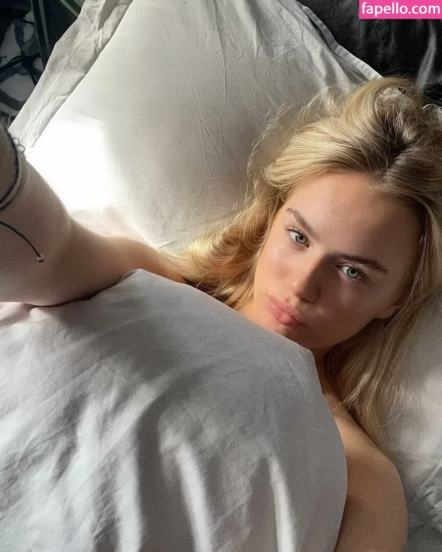 Gabriella Davies Onlyfans Photo Gallery 