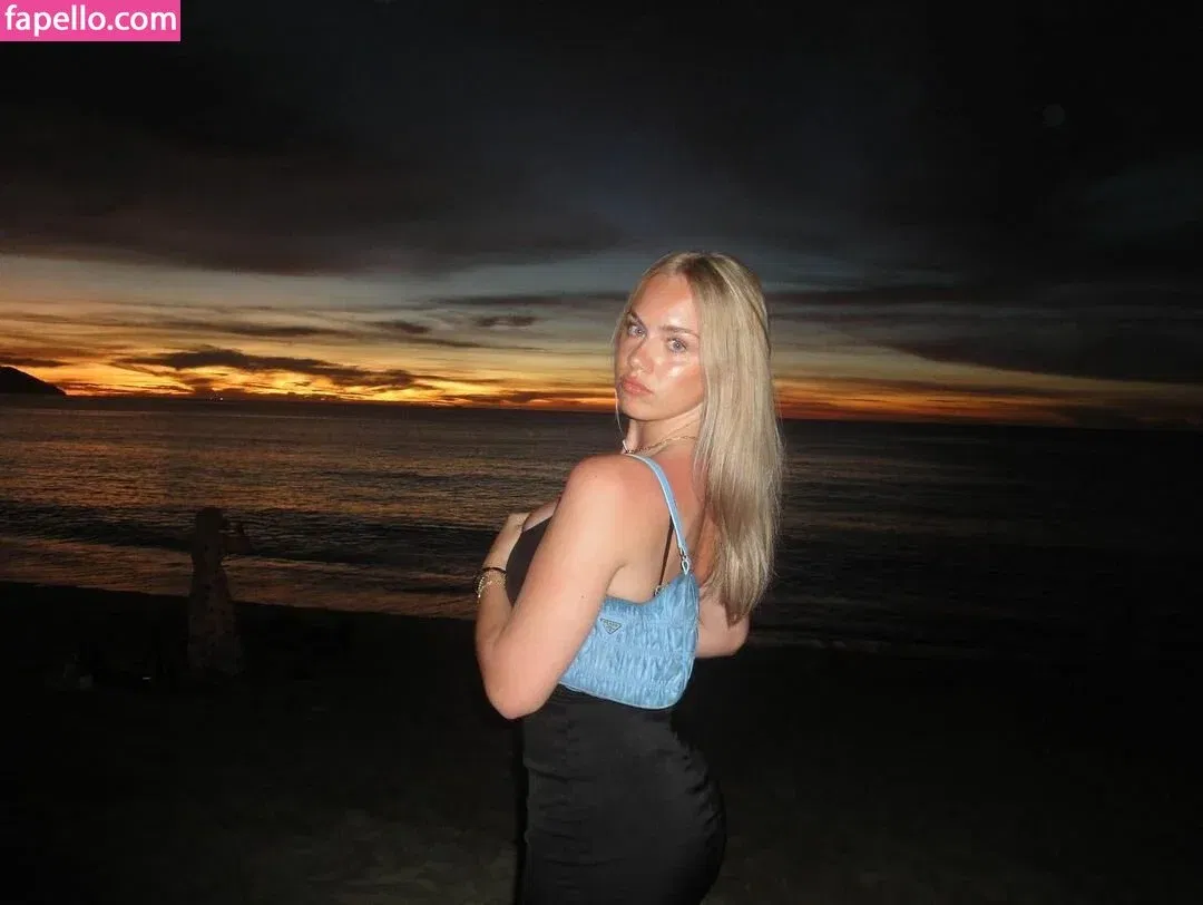 Gabriella Davies Onlyfans Photo Gallery 