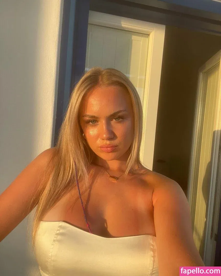 Gabriella Davies Onlyfans Photo Gallery 