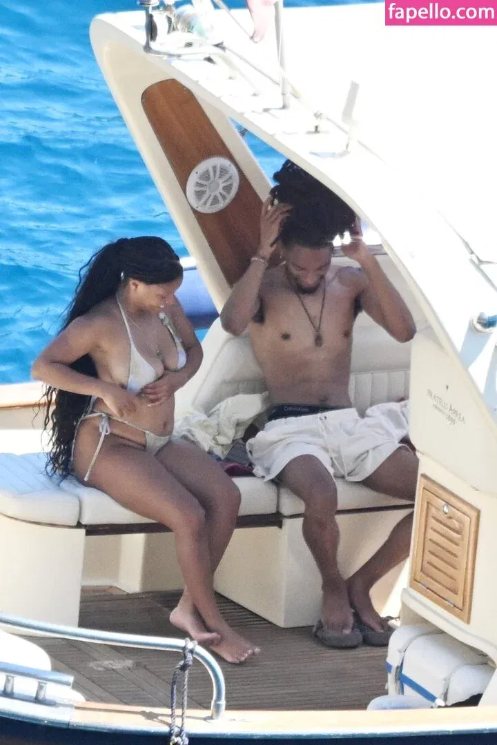 Halle Bailey Onlyfans Photo Gallery 