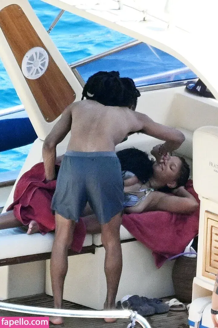 Halle Bailey Onlyfans Photo Gallery 