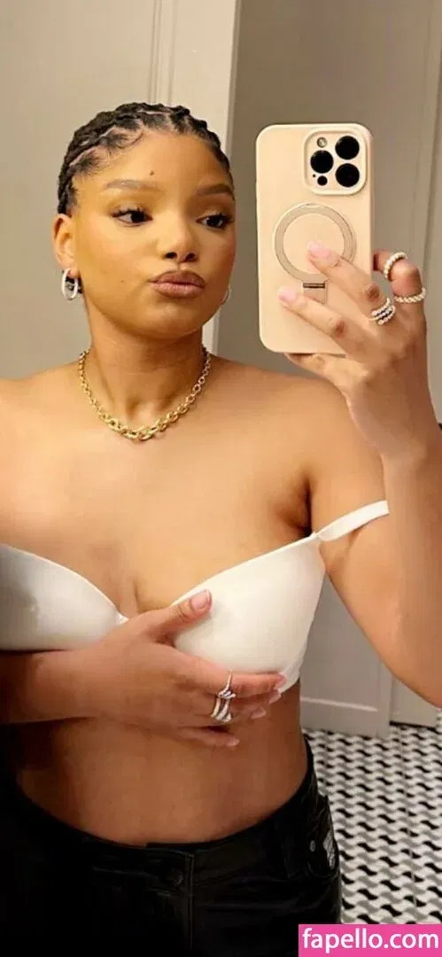 Halle Bailey Onlyfans Photo Gallery 