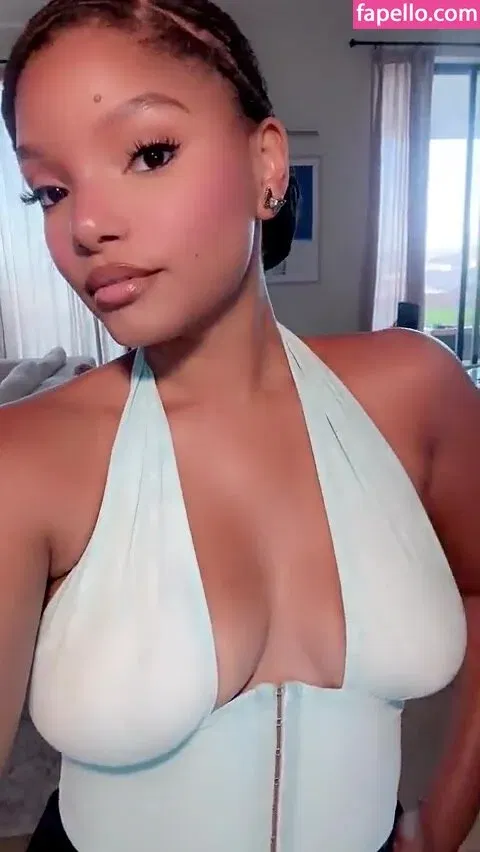 Halle Bailey Onlyfans Photo Gallery 