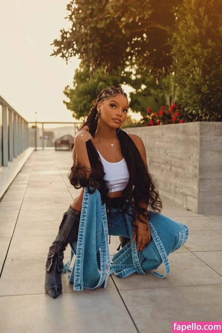 Halle Bailey Onlyfans Photo Gallery 