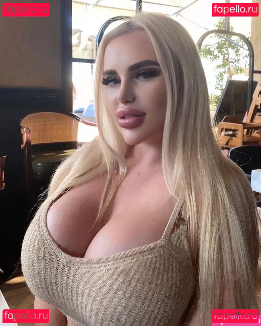 Julia Ferrari Nude Onlyfans Photo 47