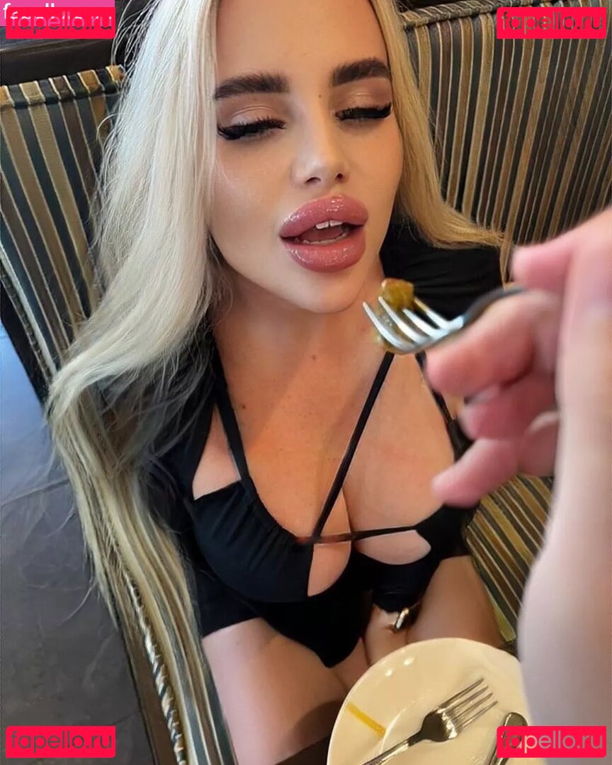 Julia Ferrari Nude Onlyfans Photo 43