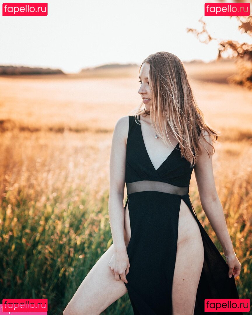 Alyssa Hazel Nude Onlyfans Photo 22
