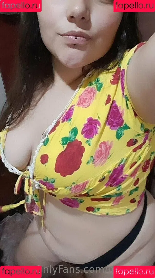 mee_zee Onlyfans Photo Gallery 