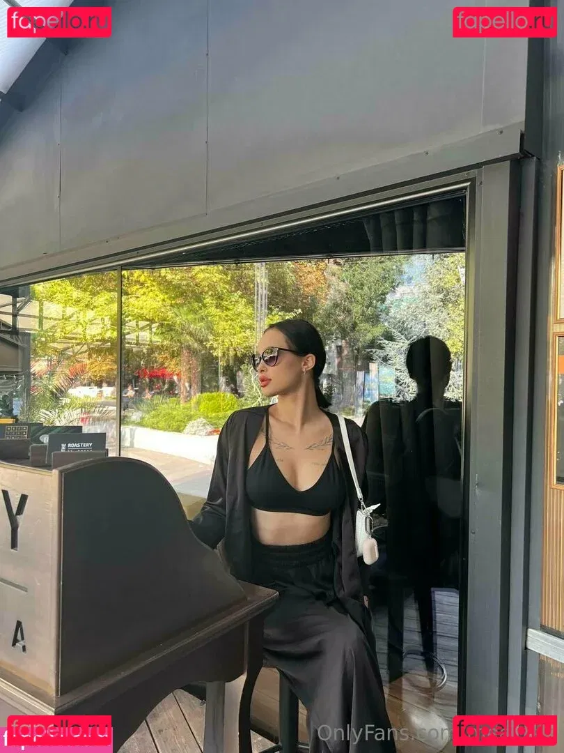 mee_zee Onlyfans Photo Gallery 