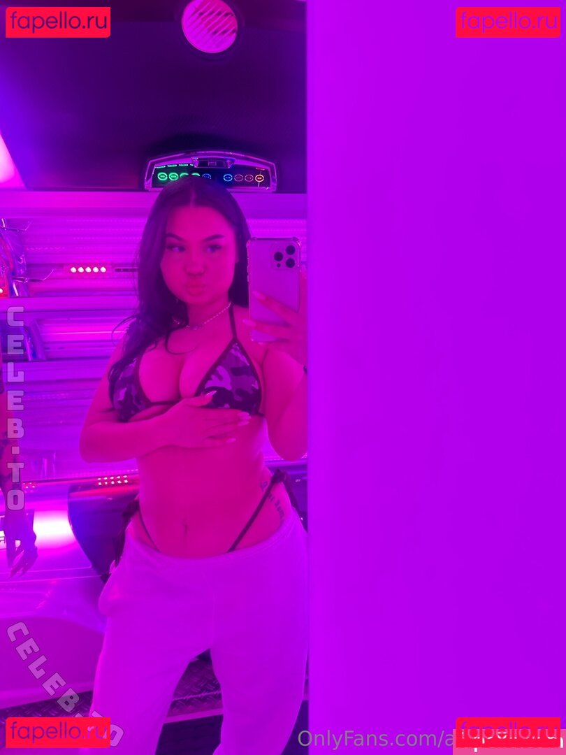 Swissanschii Nude Onlyfans Photo 37