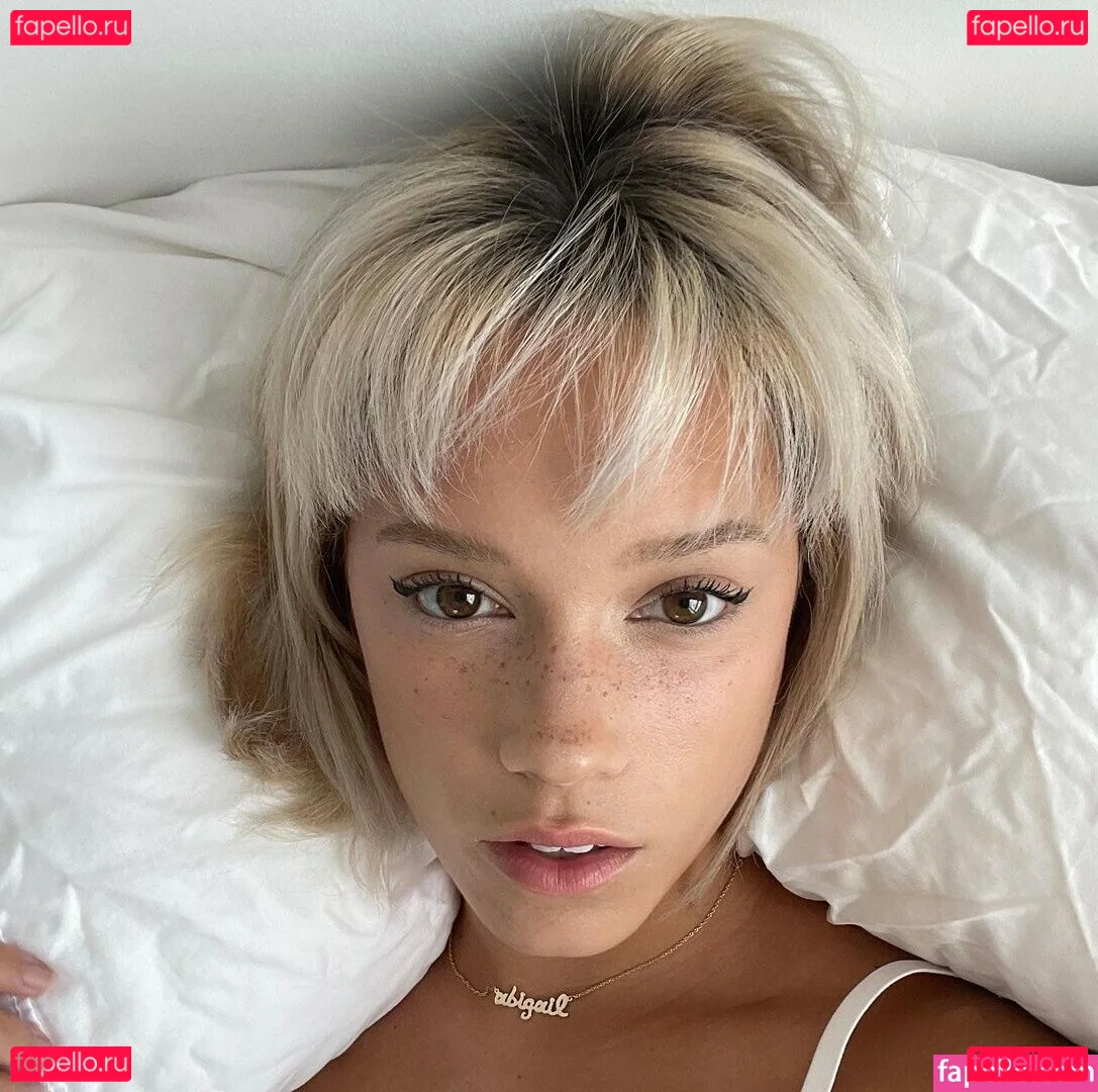 wellbeingwithabigail Onlyfans Photo Gallery 