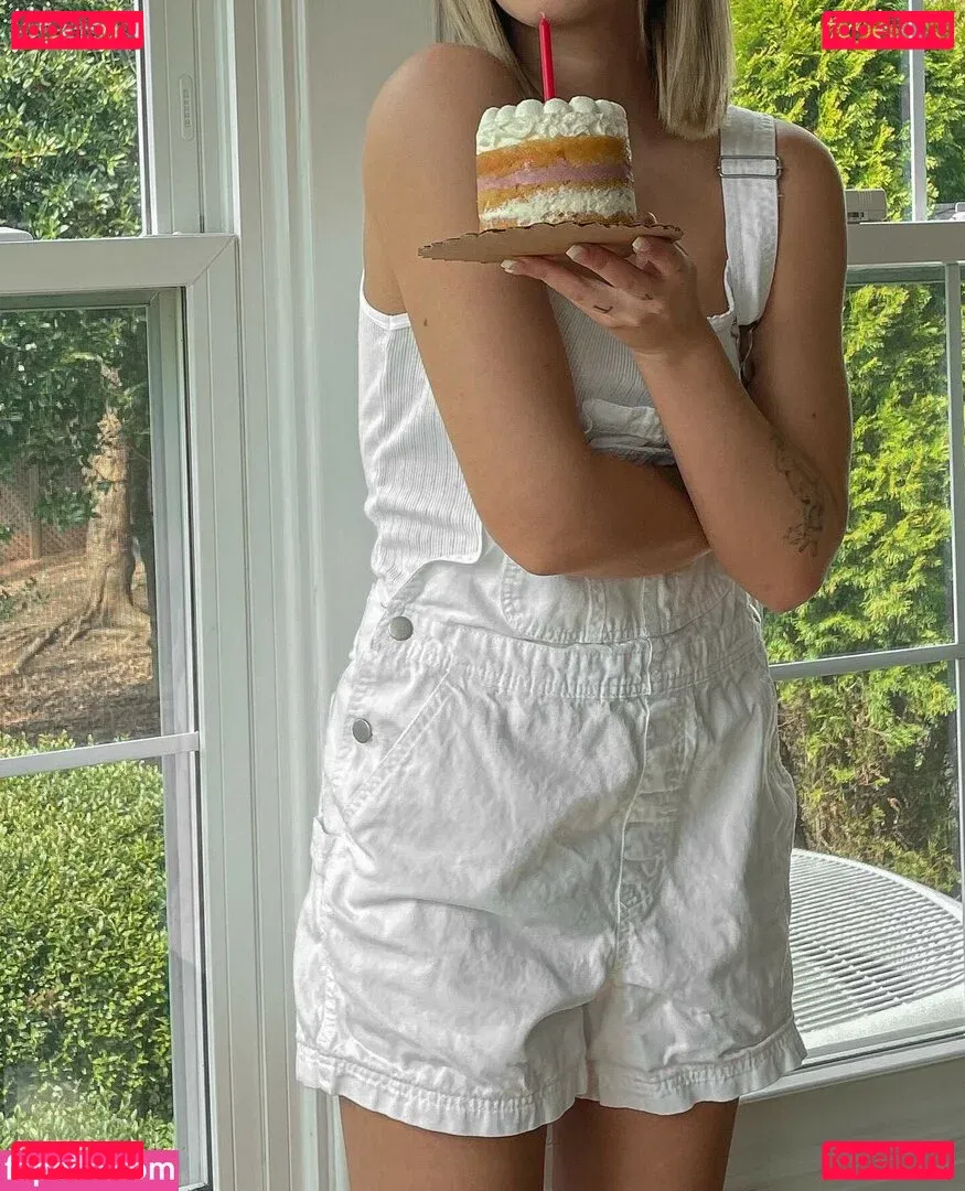 wellbeingwithabigail Onlyfans Photo Gallery 