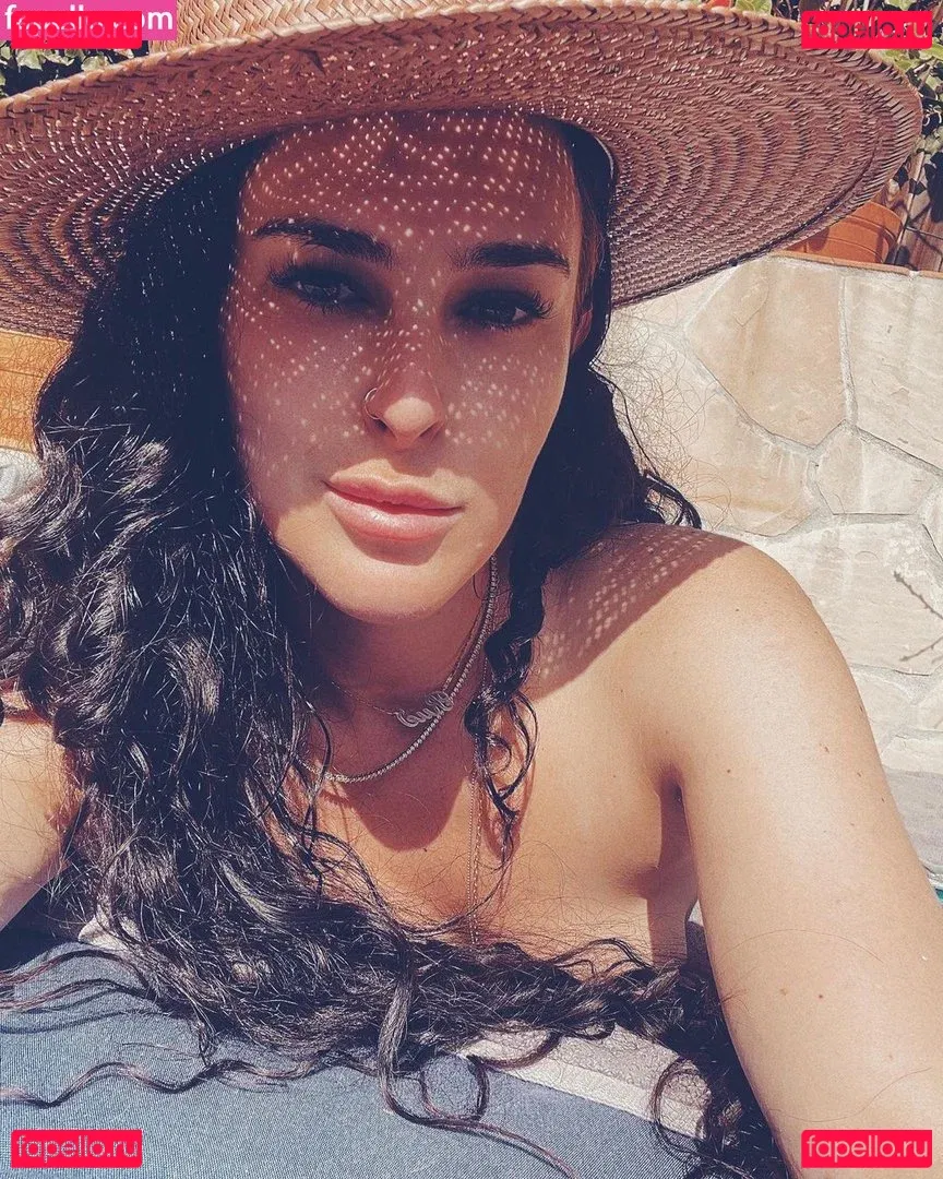 A.riannamaria Onlyfans Photo Gallery 