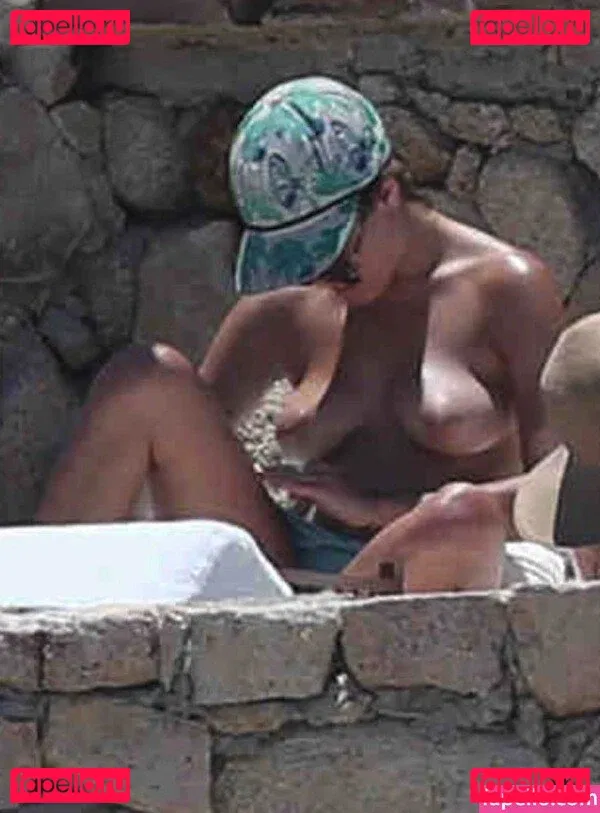 A.riannamaria Onlyfans Photo Gallery 