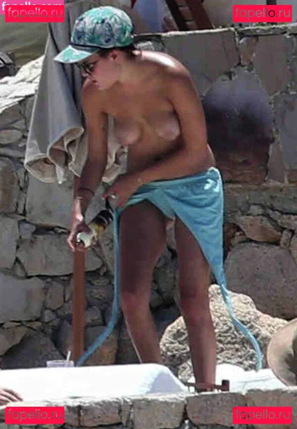 A.riannamaria Onlyfans Photo Gallery 