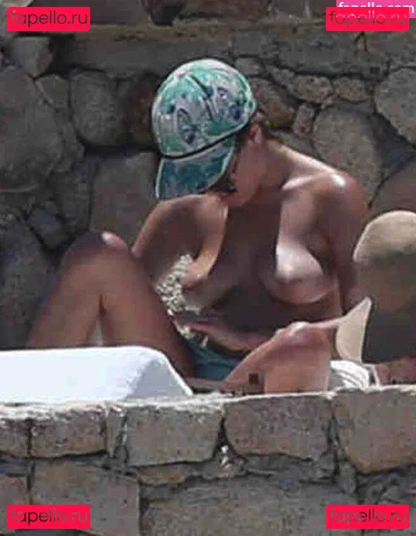 A.riannamaria Onlyfans Photo Gallery 