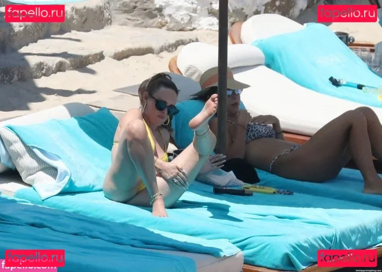 A.riannamaria Onlyfans Photo Gallery 