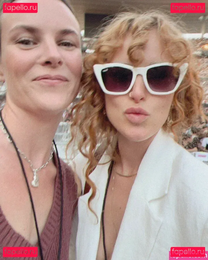 A.riannamaria Onlyfans Photo Gallery 