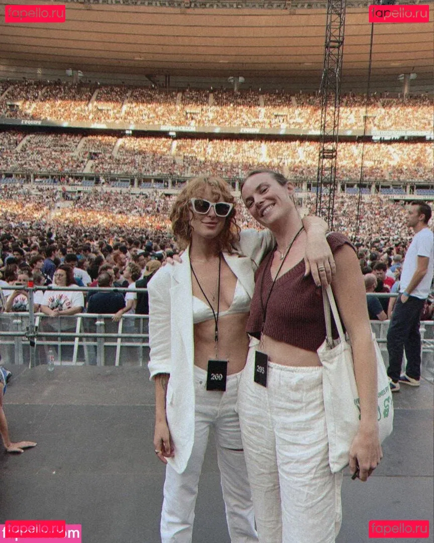 A.riannamaria Onlyfans Photo Gallery 