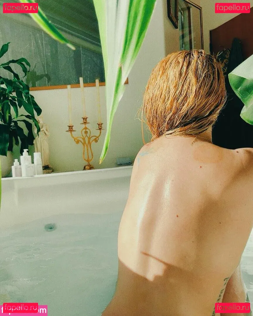 A.riannamaria Onlyfans Photo Gallery 