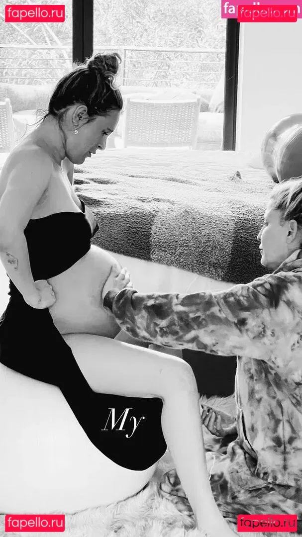 A.riannamaria Onlyfans Photo Gallery 