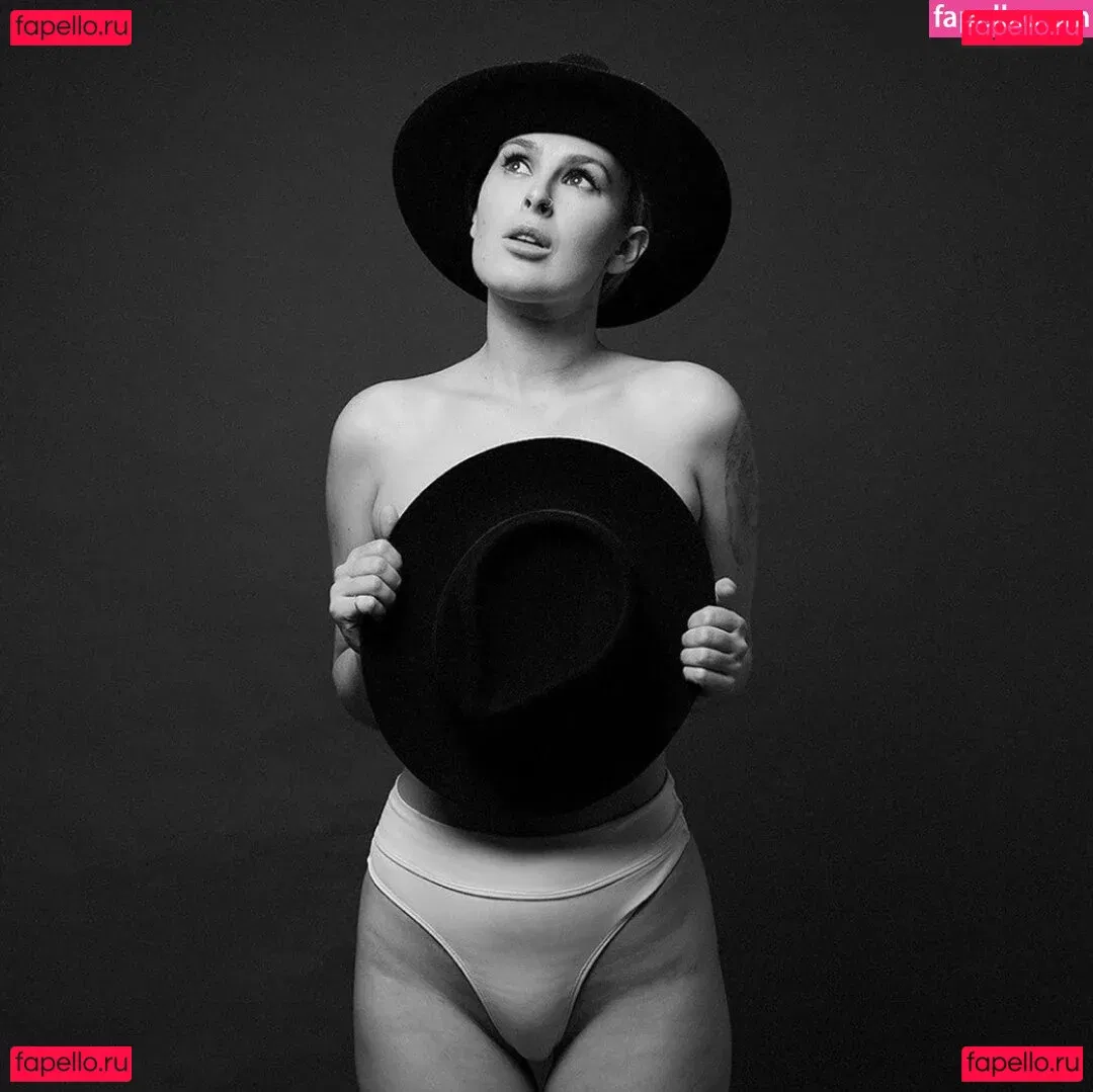 A.riannamaria Onlyfans Photo Gallery 