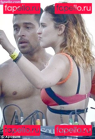 A.riannamaria Onlyfans Photo Gallery 