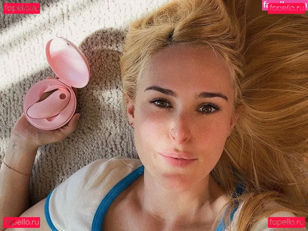 A.riannamaria Onlyfans Photo Gallery 