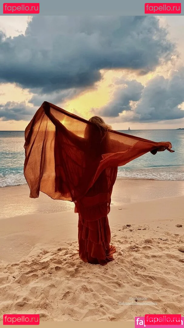 A.riannamaria Onlyfans Photo Gallery 