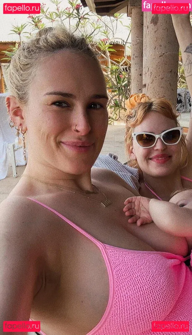 A.riannamaria Onlyfans Photo Gallery 