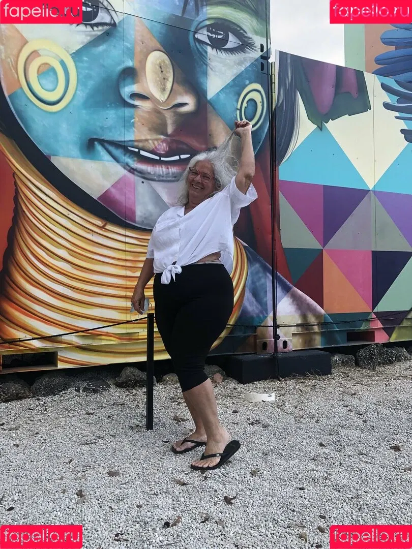 thebumbumbaroness Onlyfans Photo Gallery 