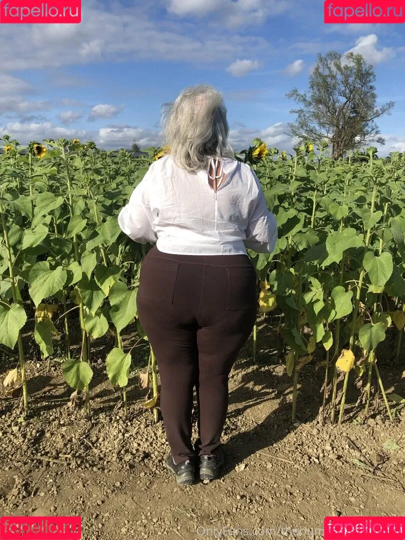 thebumbumbaroness Onlyfans Photo Gallery 