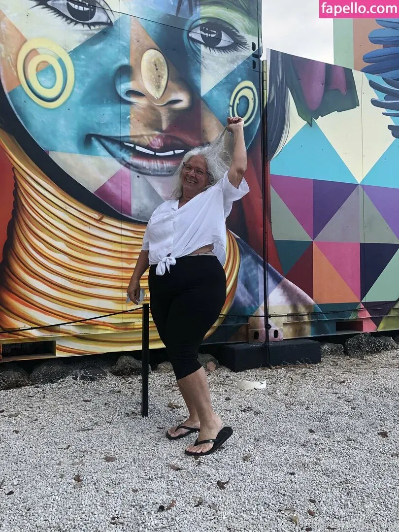 thebumbumbaroness Onlyfans Photo Gallery 