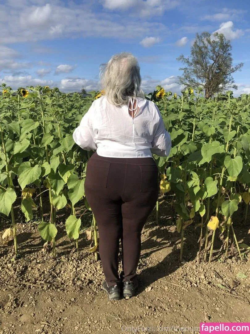 thebumbumbaroness Onlyfans Photo Gallery 