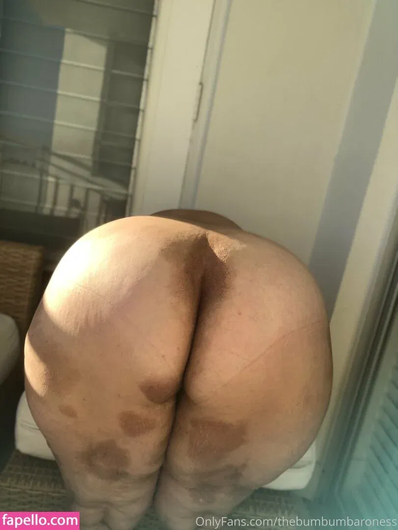 thebumbumbaroness Onlyfans Photo Gallery 